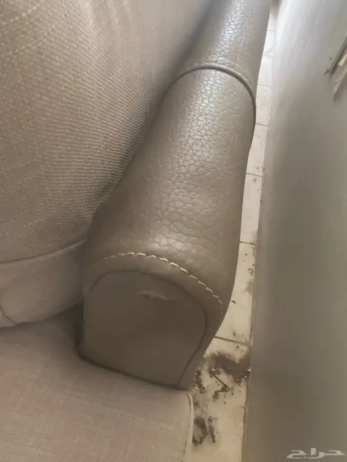 كنب 3 قطع من هوم سنتر مع غطاء للكنب 10