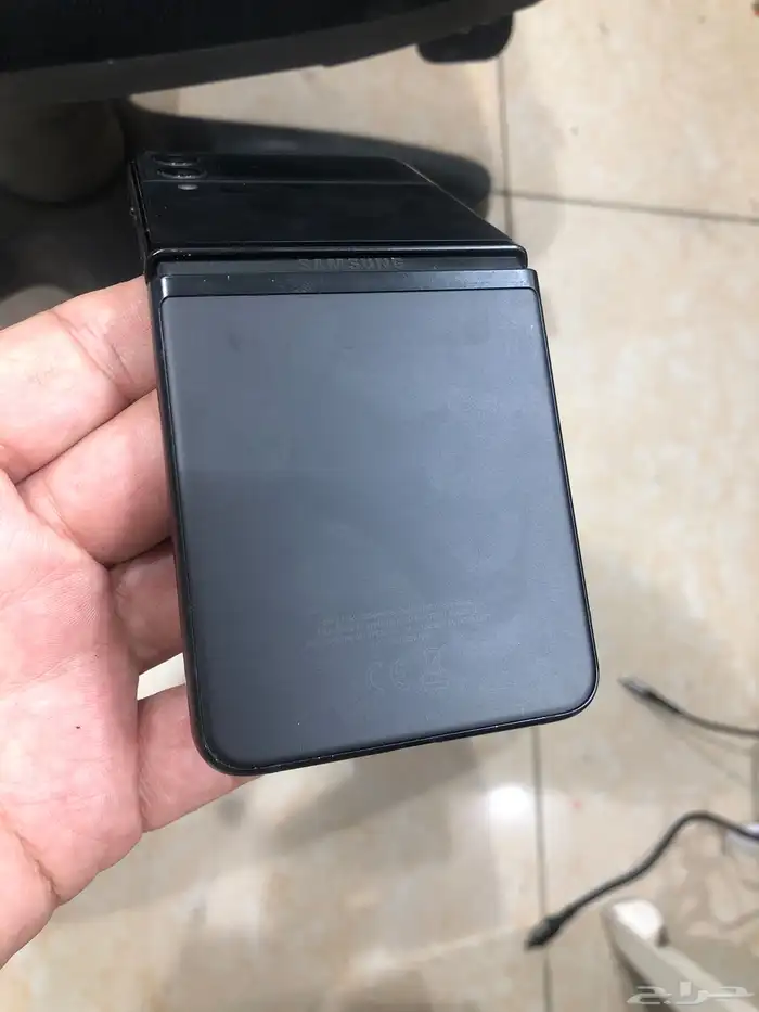 محتاج شاشة للبيع Samsung Galaxy Z Flip 3و نوت 10 2