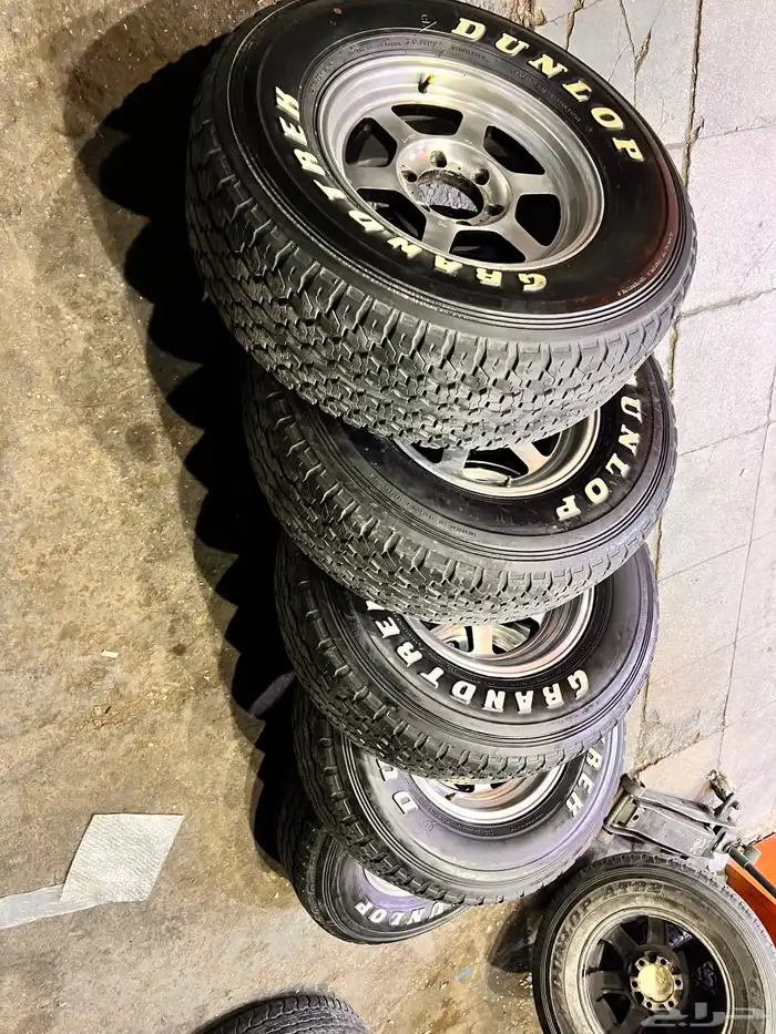 جنوط ريس مع كفرات دنلوب وكاله مقاس 275 70 16 5