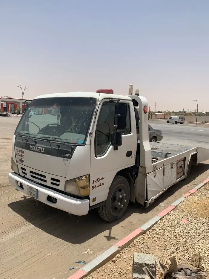 للبيع صندوق سطحه 4 ونص الطول 7 العرض 2 20 تقريبن ونش رامسي 4
