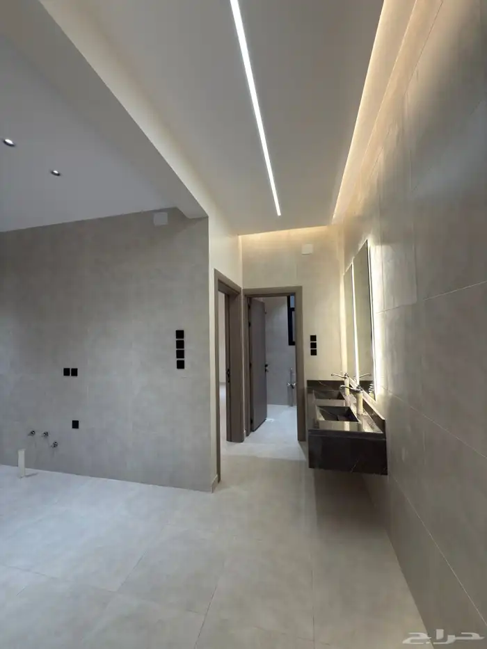 للبيع فلل مودرن بتصميم حديث بموقع مميز ومكتمل الخدمات 13