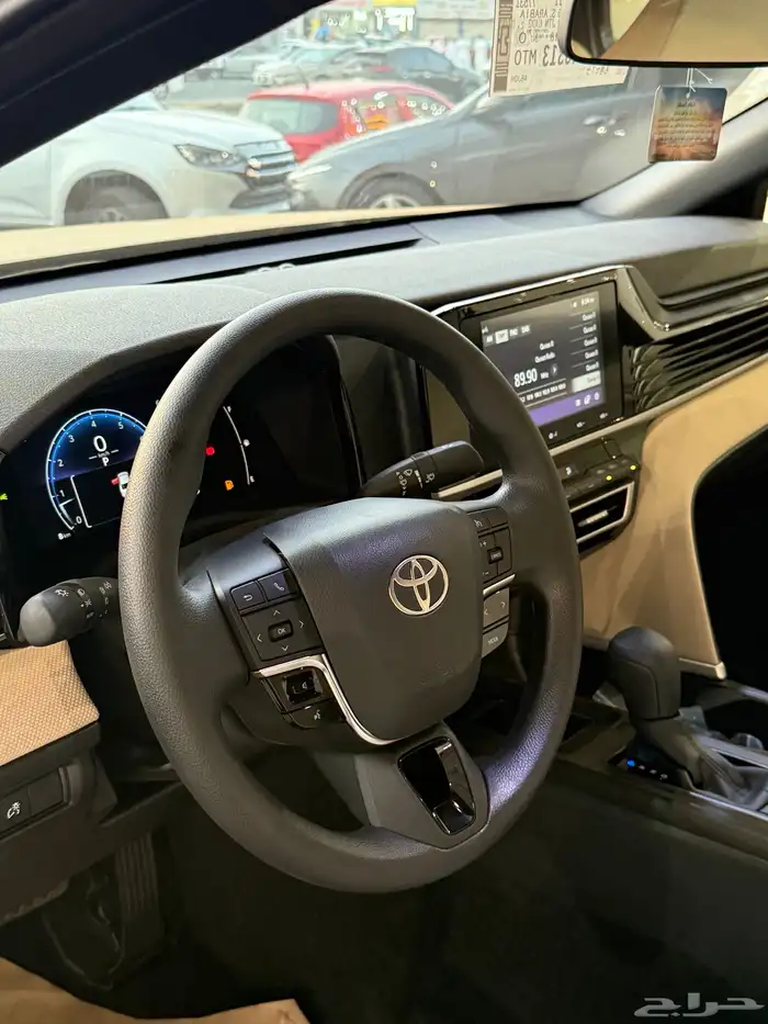 كامري E استاندر 2025 اسود اصفار 7