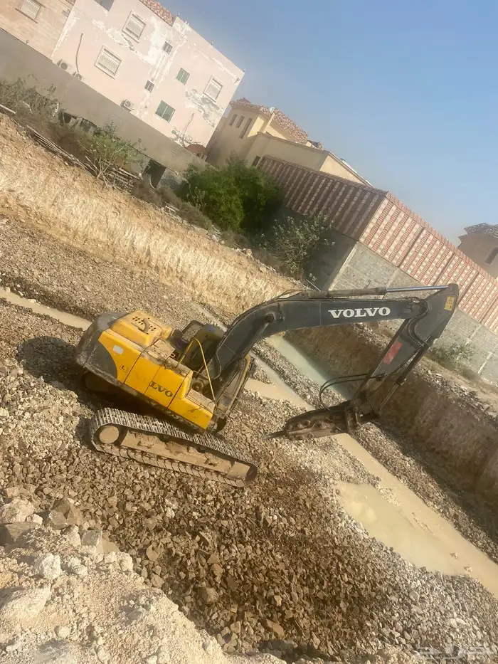 حفار بوكلين للايجار هدم وحفر الاراضي بجده 1