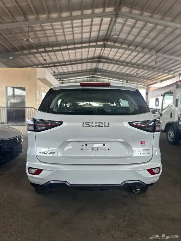 ايسوزو ام يو اكس فل كامل دبل ب 123000 8
