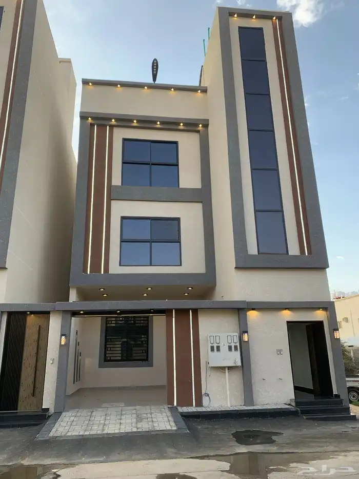 البيع شقق ارضي بحوش مداخل سيارة موقع متميز جدا وسط الخدمات 3