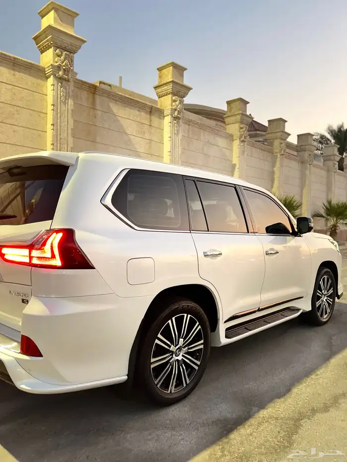 جيب لكزس LX570 فلDD ممشى قليل 2021 قمة النظافة سعودي وكالة 14