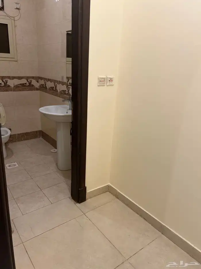 شقة 3 غرف للايجار حي الريان 7