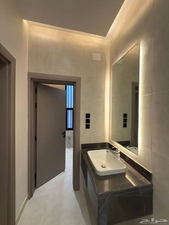 للبيع فلل مودرن بتصميم حديث بموقع مميز ومكتمل الخدمات 45