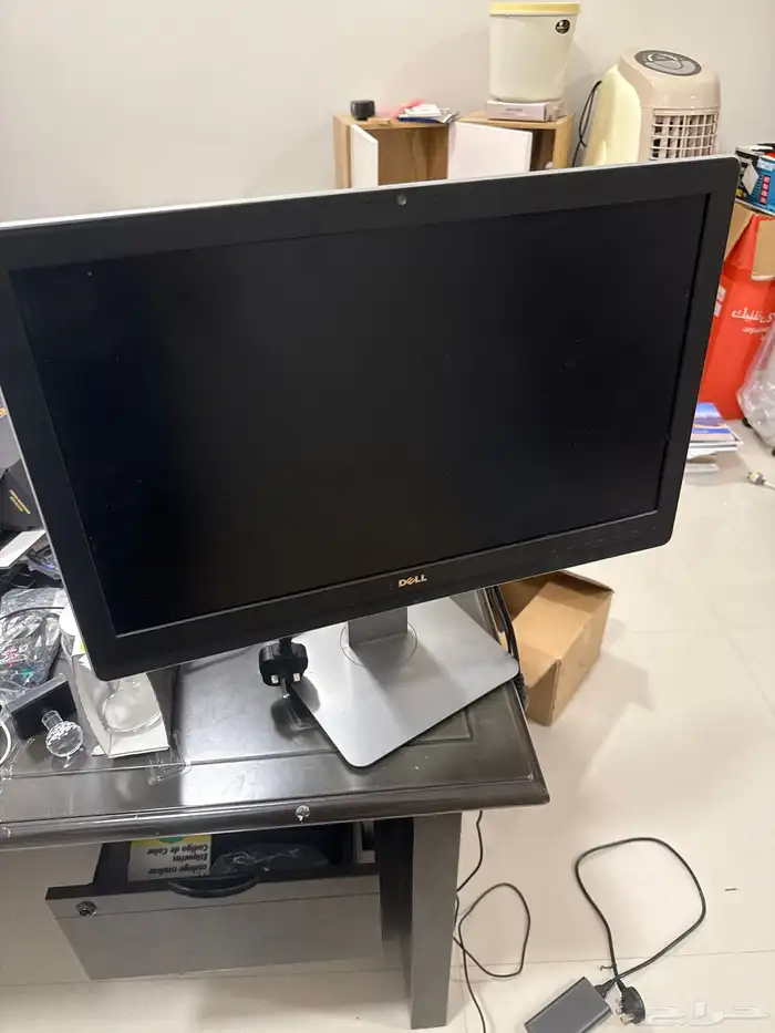 شاشه dell جميله ولايوجد فيها خلل فيها كاميرا وسماعه 0