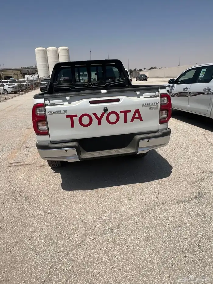هايلوكس 2025 1