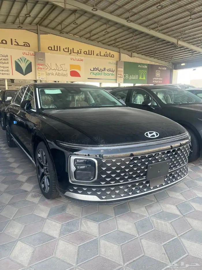 ازيرا بريميوم اسود 2025 وكلاسيك رمادي مطفي 0