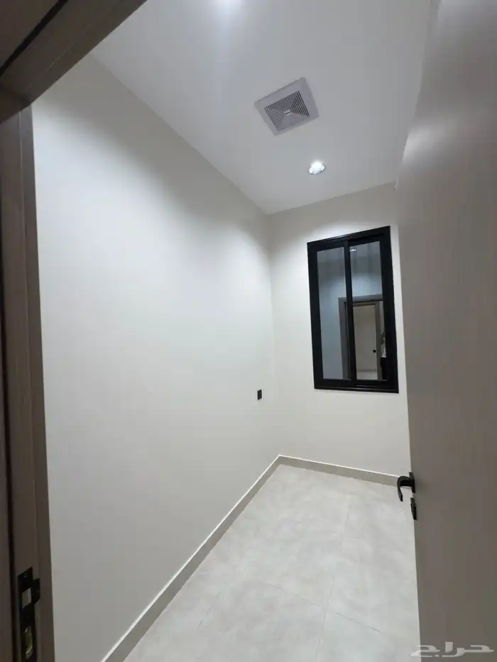 للبيع فلل مودرن بتصميم حديث بموقع مميز ومكتمل الخدمات 42