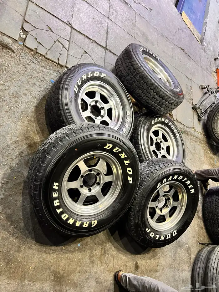 جنوط ريس مع كفرات دنلوب وكاله مقاس 275 70 16 0