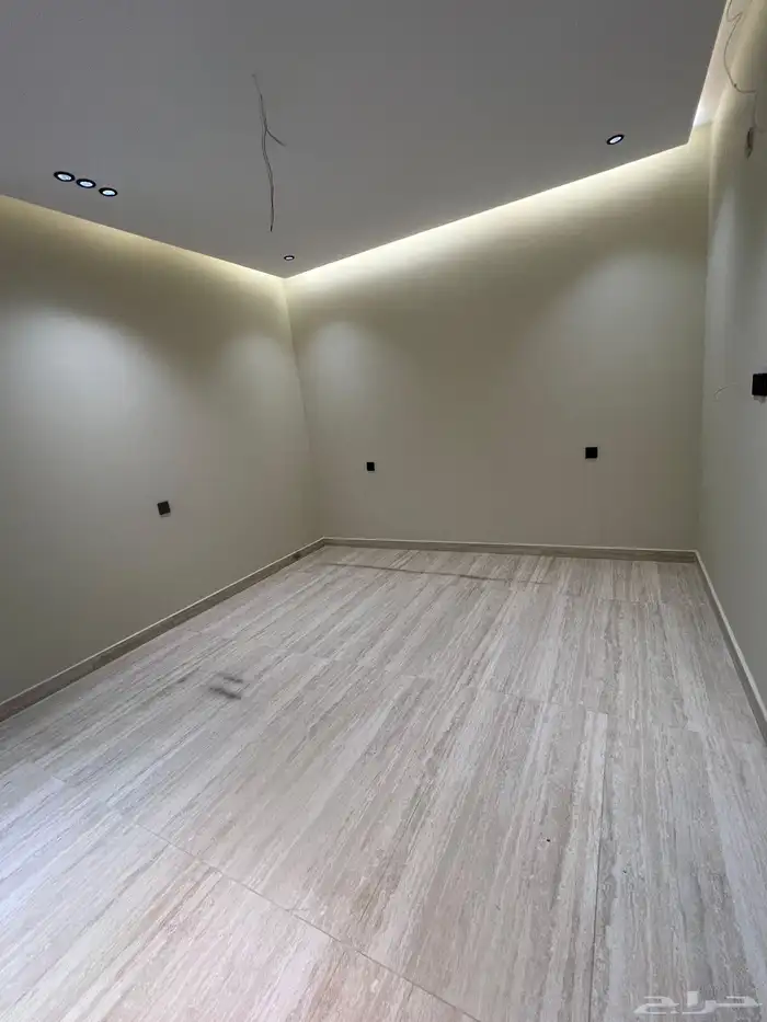 عماره جديده للبيع مساحة 525م بحي الروضه 12