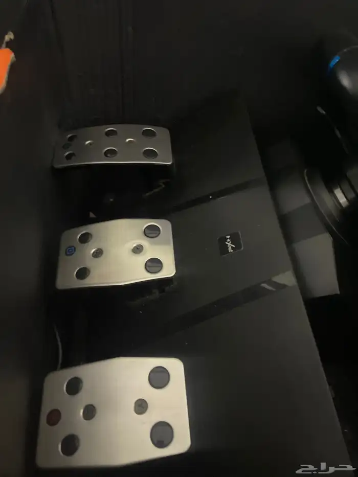 طارة تظبط على سوني 4 و 5 للبيع على السوم نضيفة جدا 3