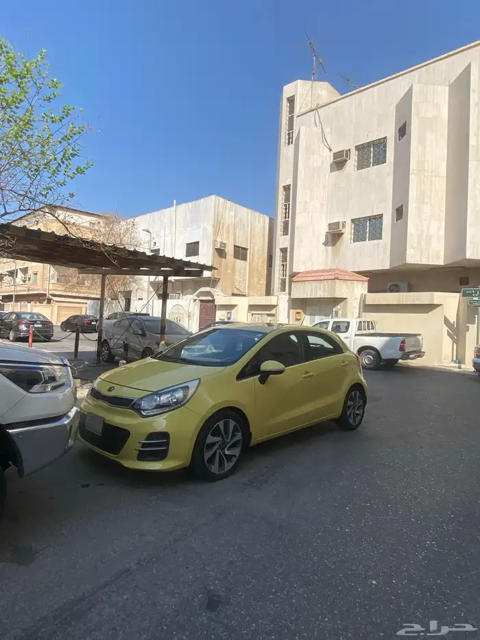 ريو هاتشباك اصفر فل كامل 2015 3