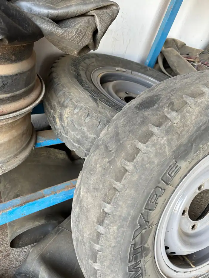 4 جنوط ربع وكاله مع كفرات صيني 1
