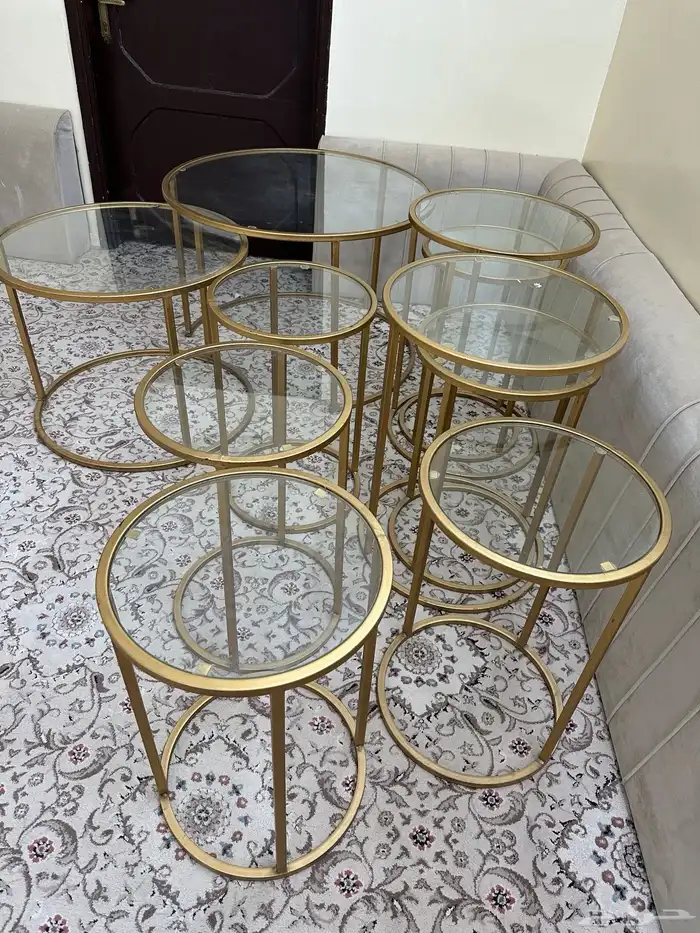 طاولات مع طاولا خدمه 0