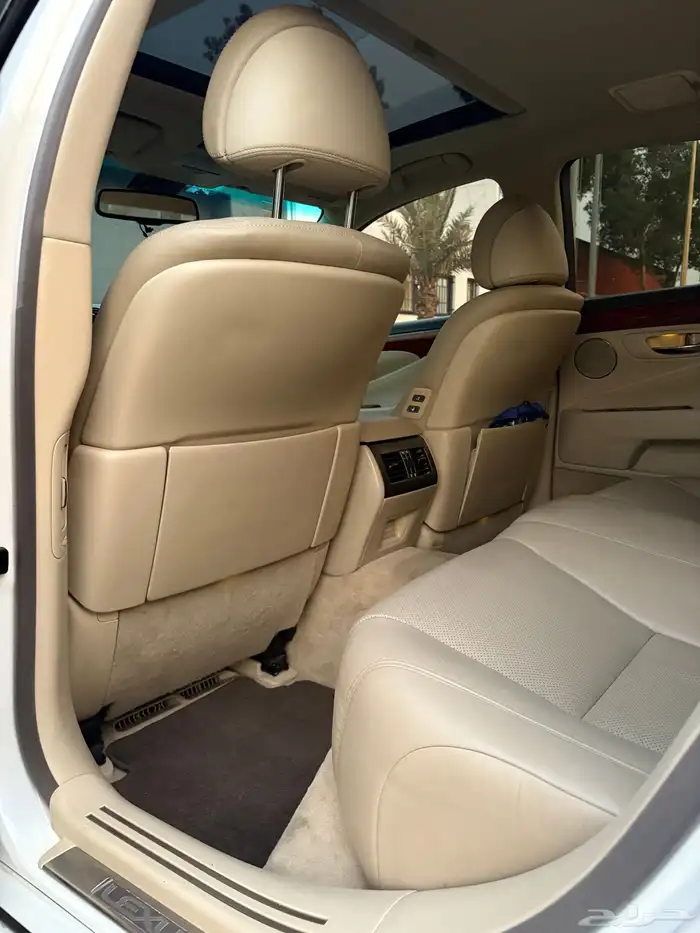 لكزس LS460 2010 شورت نظيف 23