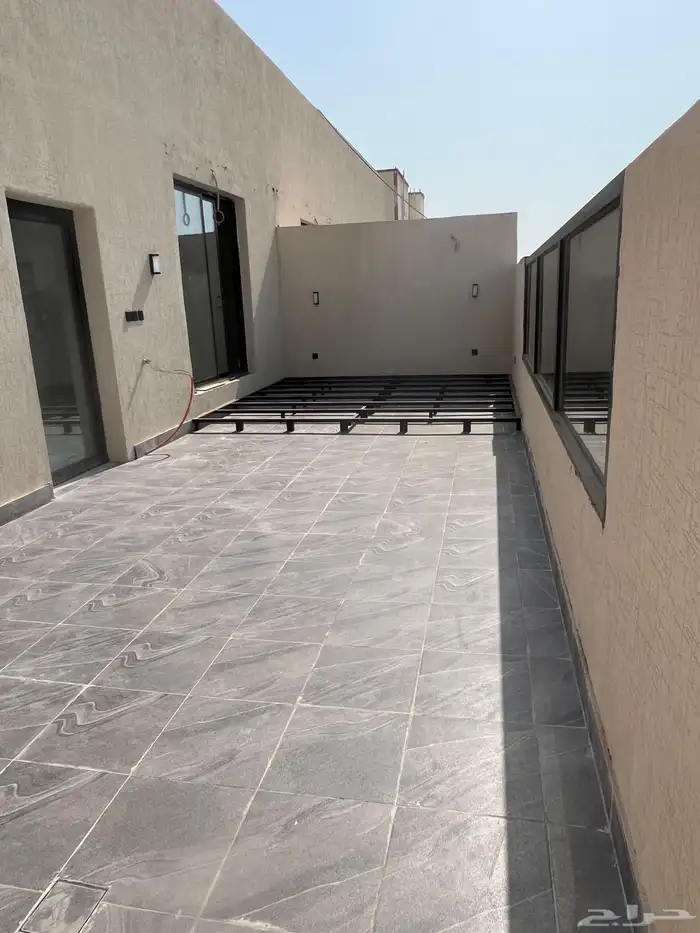 عماره جديده للبيع مساحة 525م بحي الروضه 15