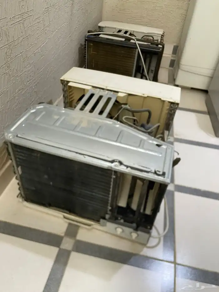 للبيع مكيف شباك عدد 2 وحدة 18 و 24 وحدة 2