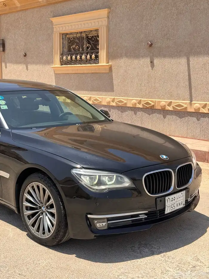 بي ام دبليو الفئة السابعة 730 2013 1