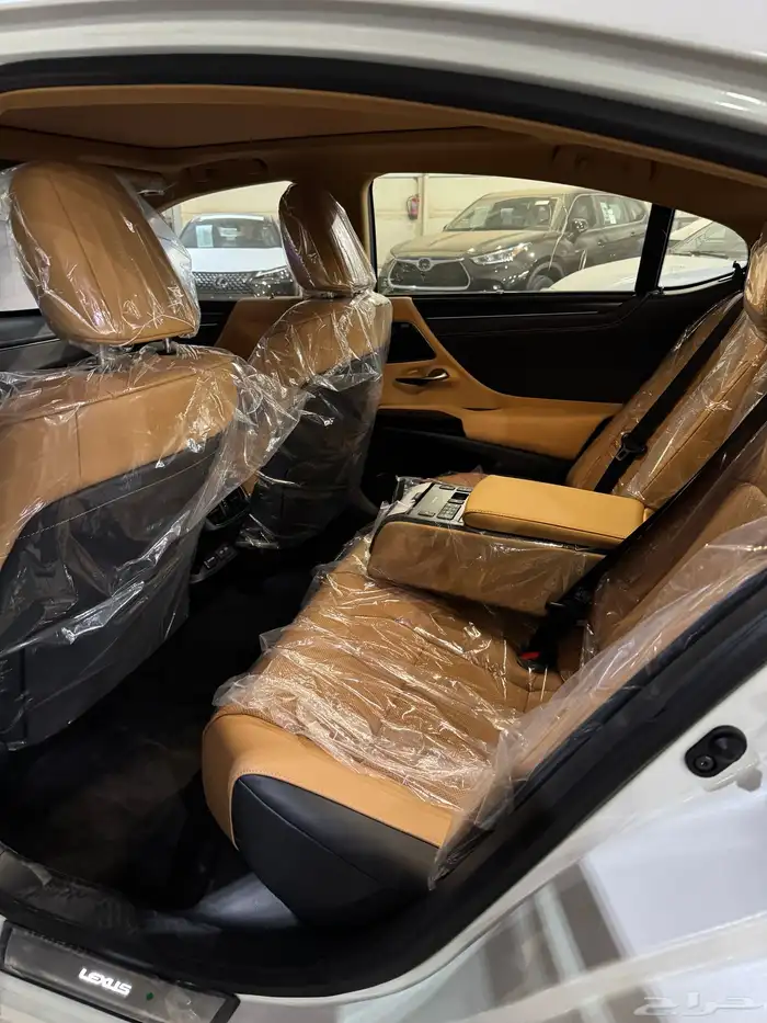 لكزس ES350 فئة DD بنزين 2025 10