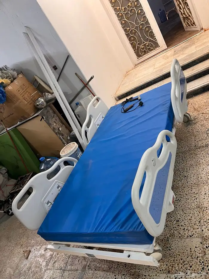 سرير طبي كهربائي 1