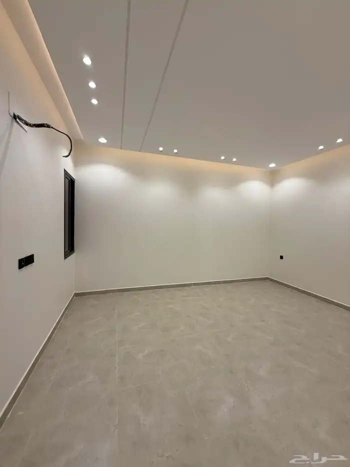 للبيع شقق أرضيه وعلويه بحى الضيافه طريق ابها الخميس 22
