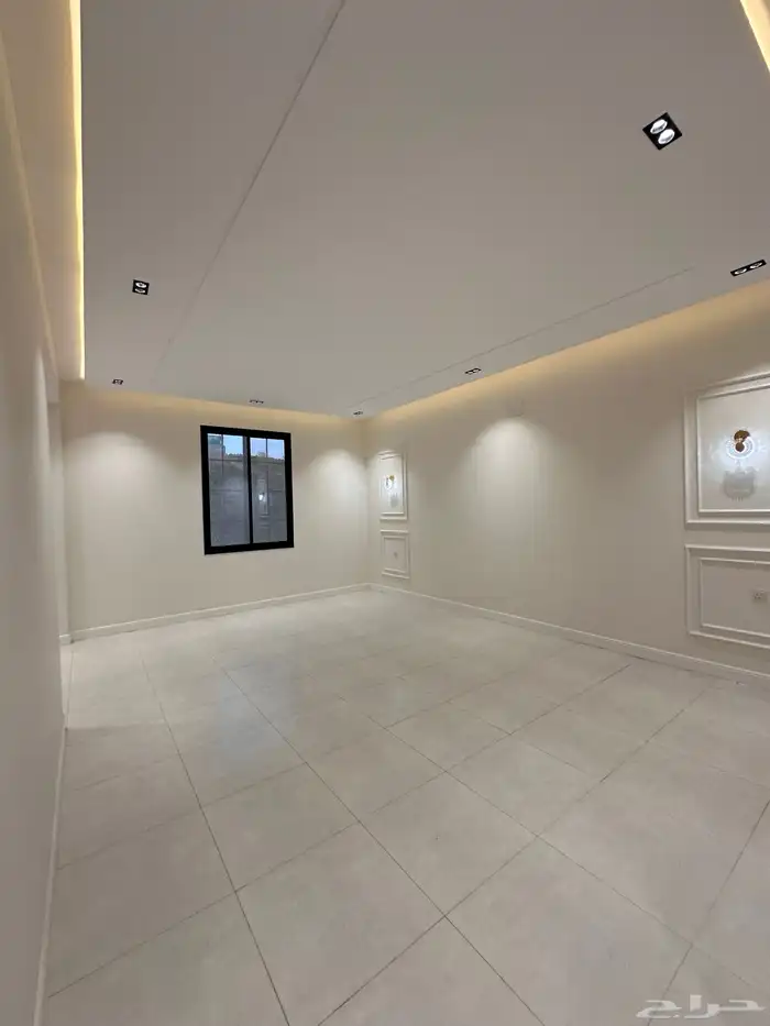 ادوار علويه بسطح خاص وبلكونه مساحه 270 م ابها حي حطين 9