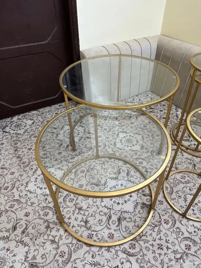 طاولات مع طاولا خدمه 1