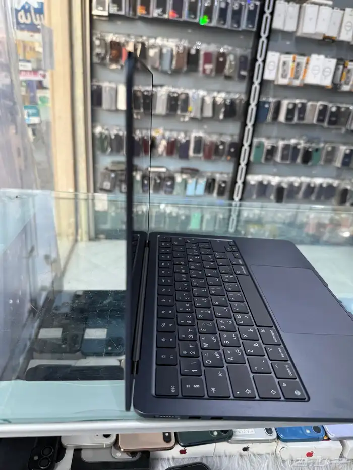 ماك بوك اير M3 256 قيقا 5