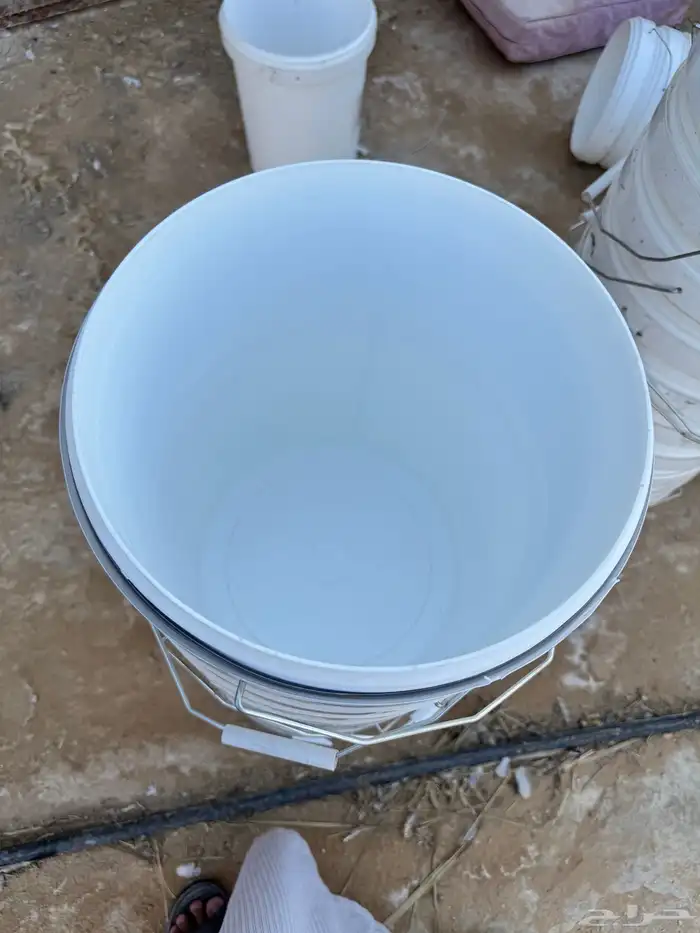 سطول بوية شبة جديدة بلاستيك 2