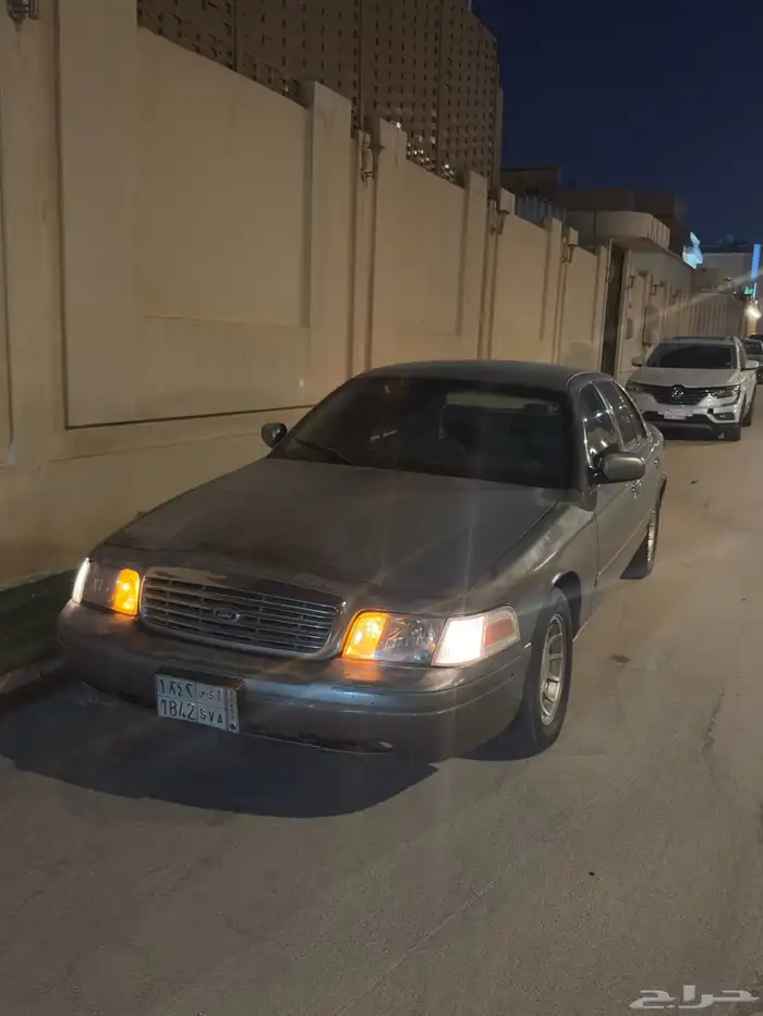 فورد فكتوريا 2001 11