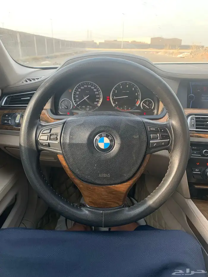 بي ام دبليو 730 10
