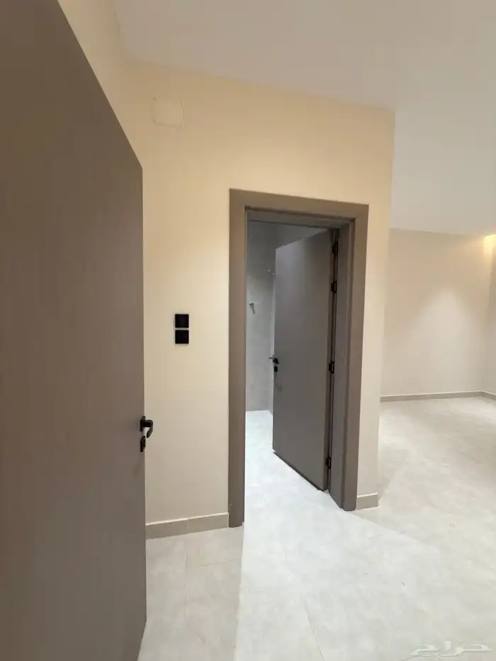 للبيع فلل مودرن بتصميم حديث بموقع مميز ومكتمل الخدمات 44