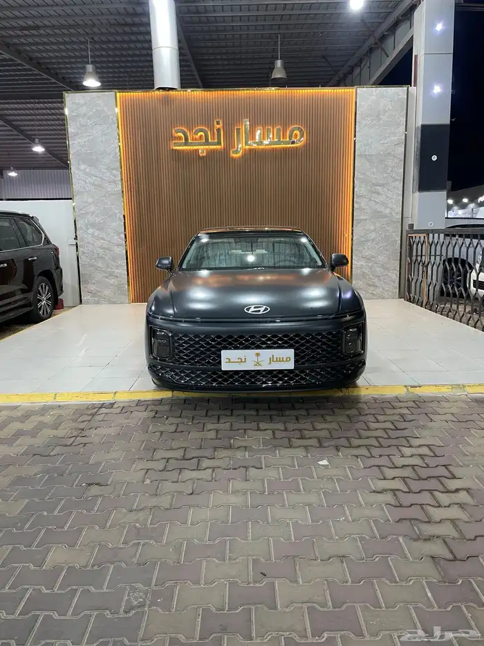 ازيرا موديل 2023 كالجرافي 0