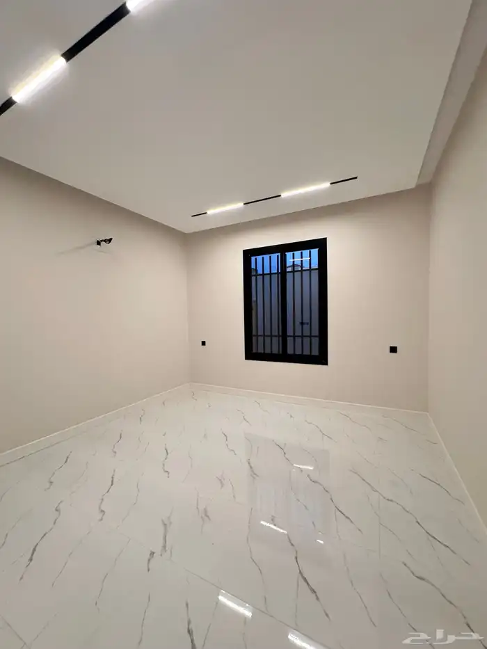 للبيع شقق وسيعه فاخره جدا موقع متميز 14