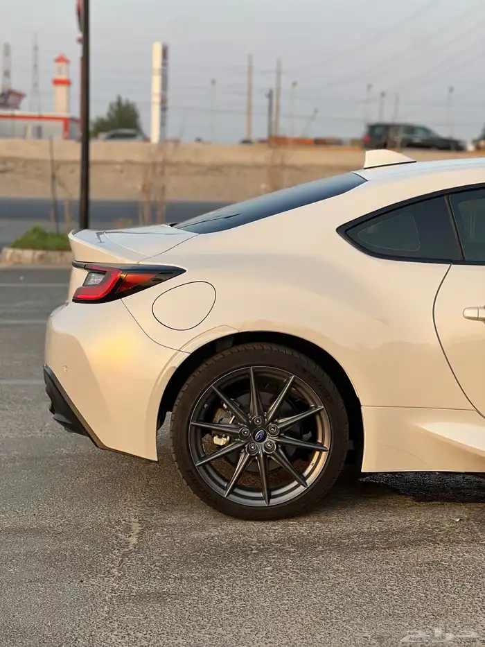 سوبارو BRZ 2024 11