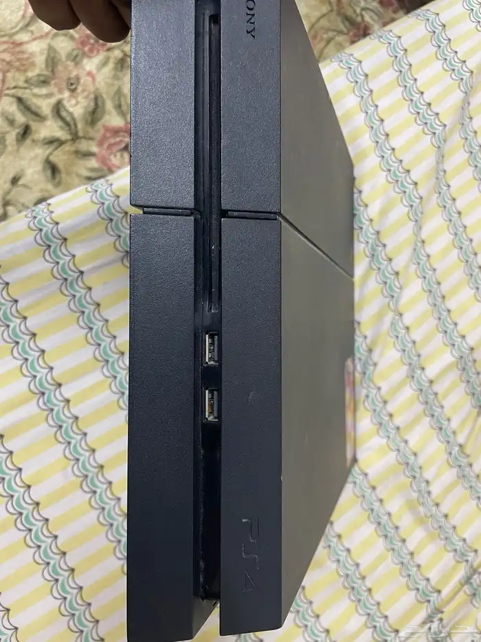 للبيع سوني 4 نظيف بدون ملحقات 1