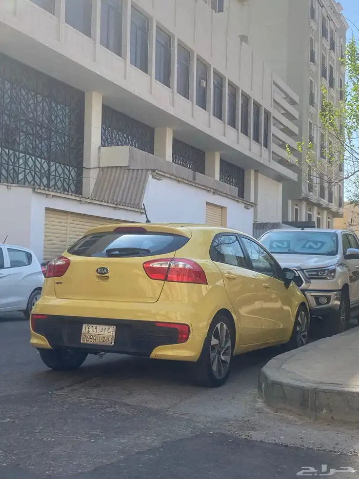 ريو هاتشباك اصفر فل كامل 2015 11
