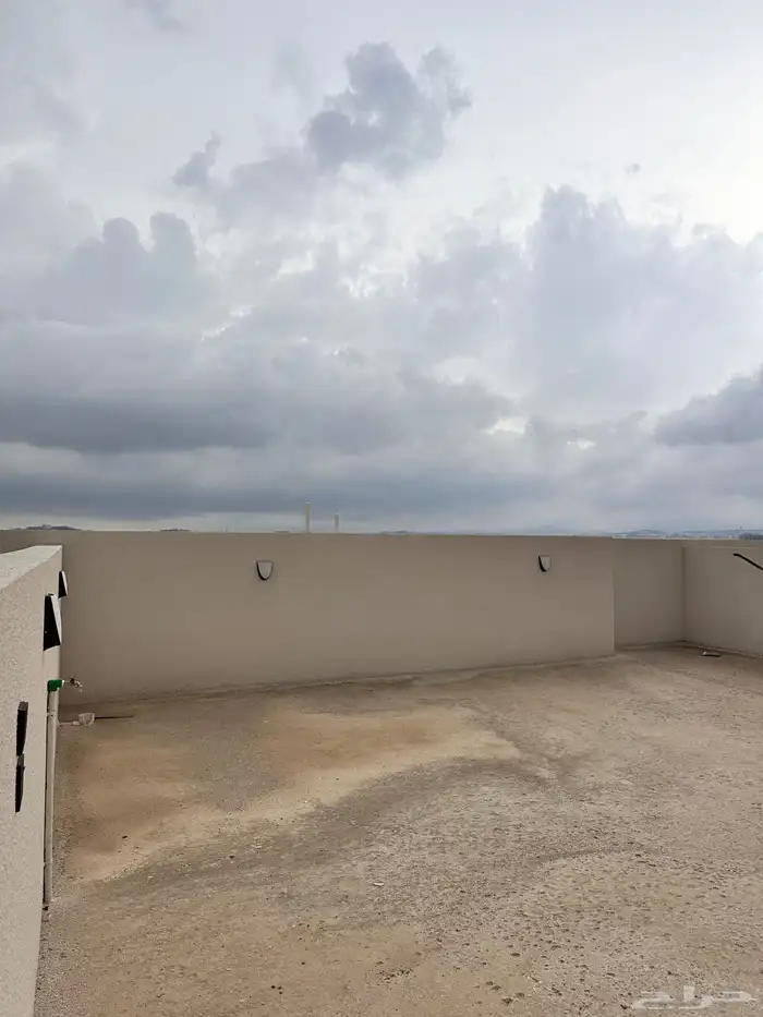 للبيع شقق وسيعه فاخره جدا موقع متميز 23