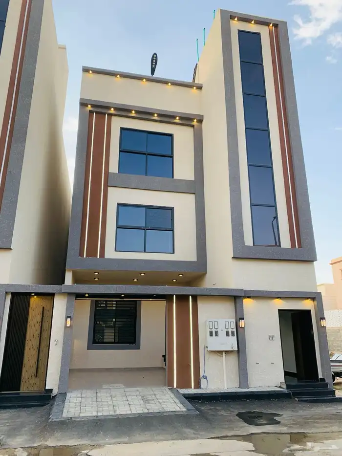 البيع شقق ارضي بحوش مداخل سيارة موقع متميز جدا وسط الخدمات 1