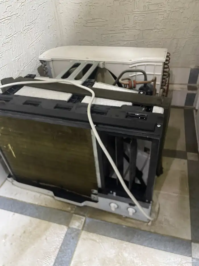 للبيع مكيف شباك عدد 2 وحدة 18 و 24 وحدة 3