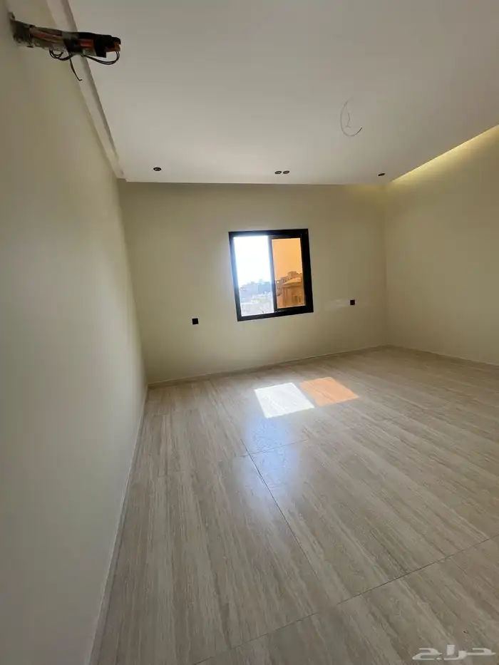عماره جديده للبيع مساحة 525م بحي الروضه 8