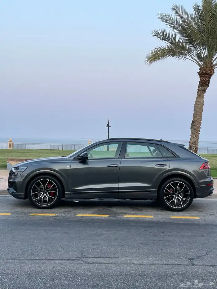 جيب أودي Audi Q8 black addition 2023 نظيف 11