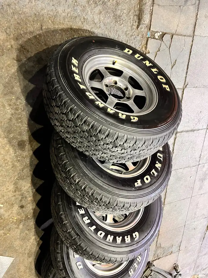 جنوط ريس مع كفرات دنلوب وكاله مقاس 275 70 16 7
