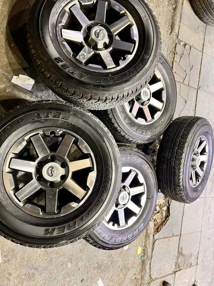 جنوط اف جي مع كفرات دنلوب وكاله مقاس 265 70 17 6