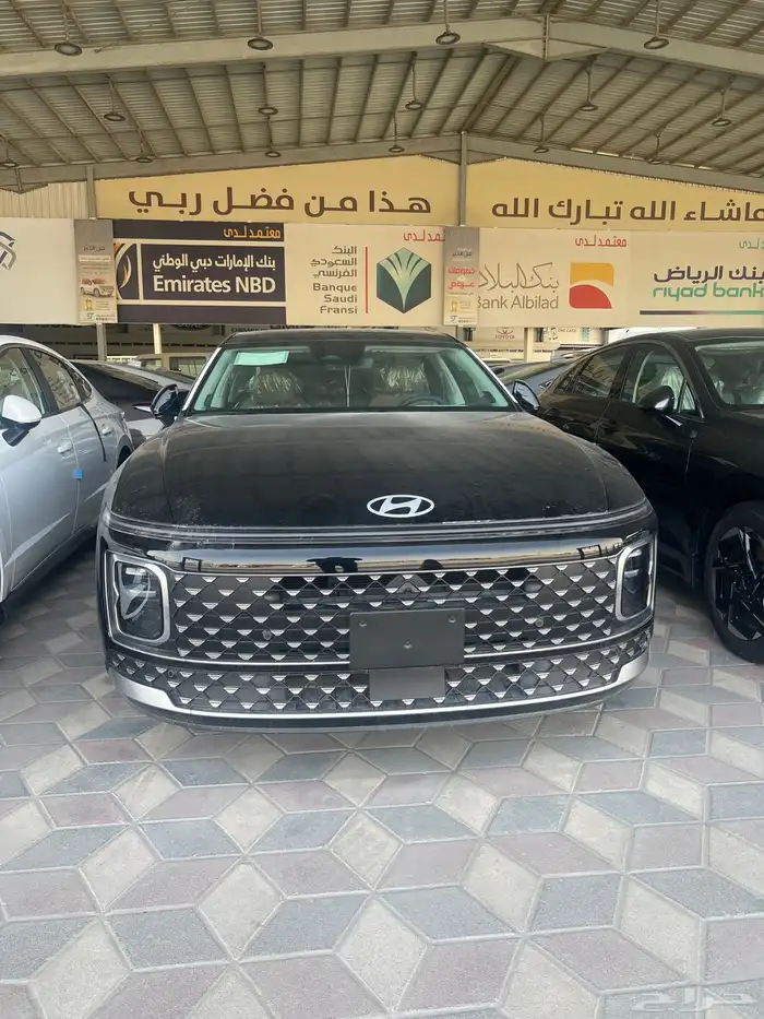 ازيرا بريميوم اسود 2025 وكلاسيك رمادي مطفي 1
