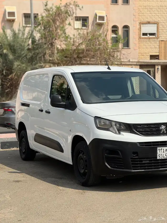 بيجو بارتنر الموديل 2023 ديزل البيع 34000 الف 6